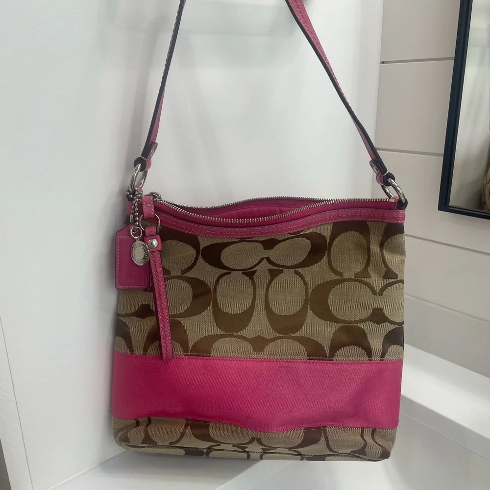 Coach bag. Authentic. - Picture 3 of 9